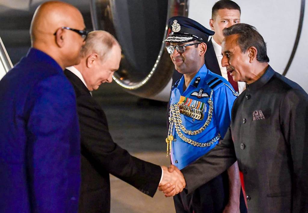Putin Mocks G7 from BRICS Platform